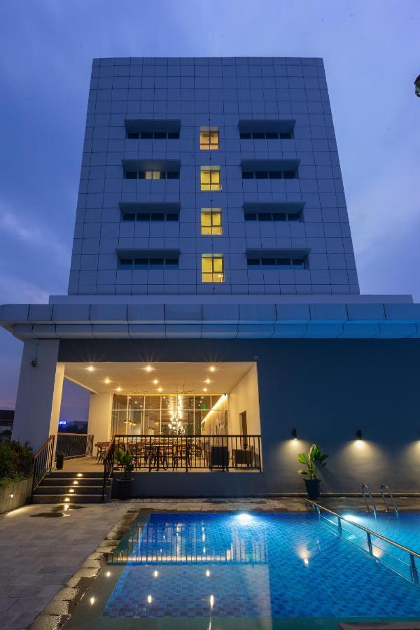Hotel Santika Pasir Koja Bandung Esterno foto